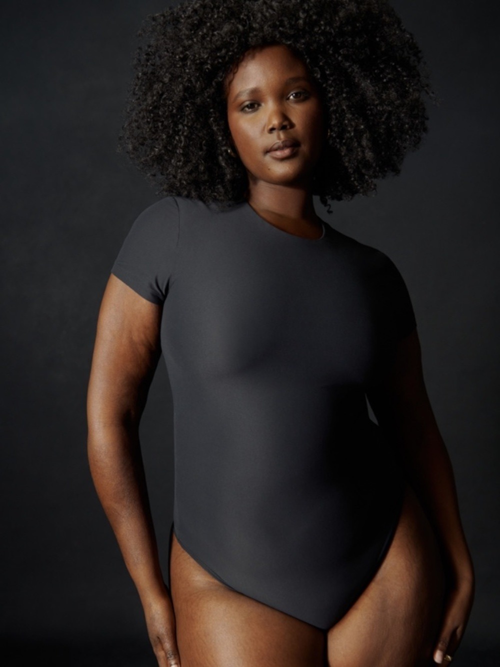 Abercrombie & Fitch Black Short-Sleeve Crewneck Bodysuit - Picture 4 of 5